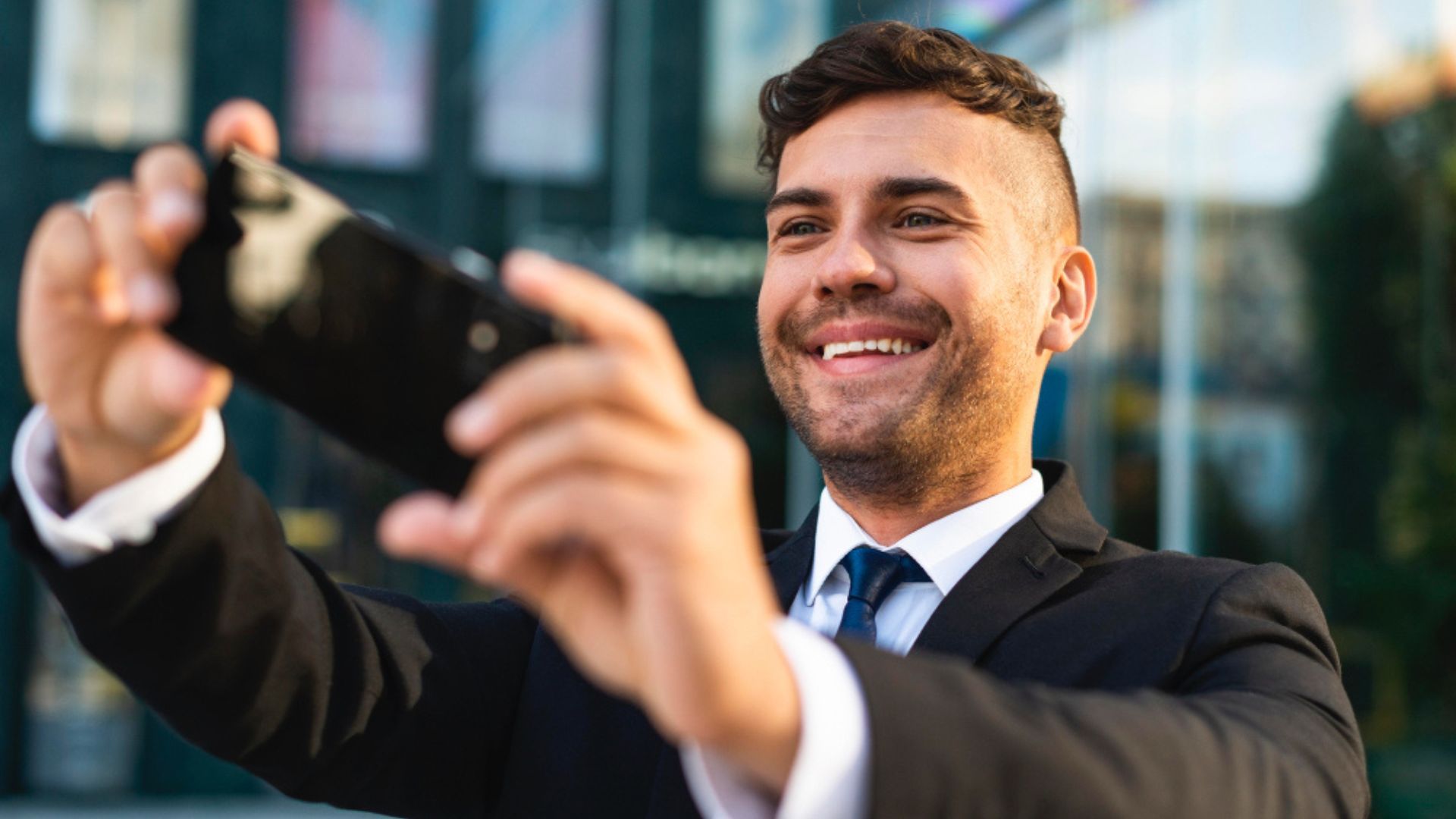 Como usar vídeos curtos para acelerar visitas e propostas na imobiliária