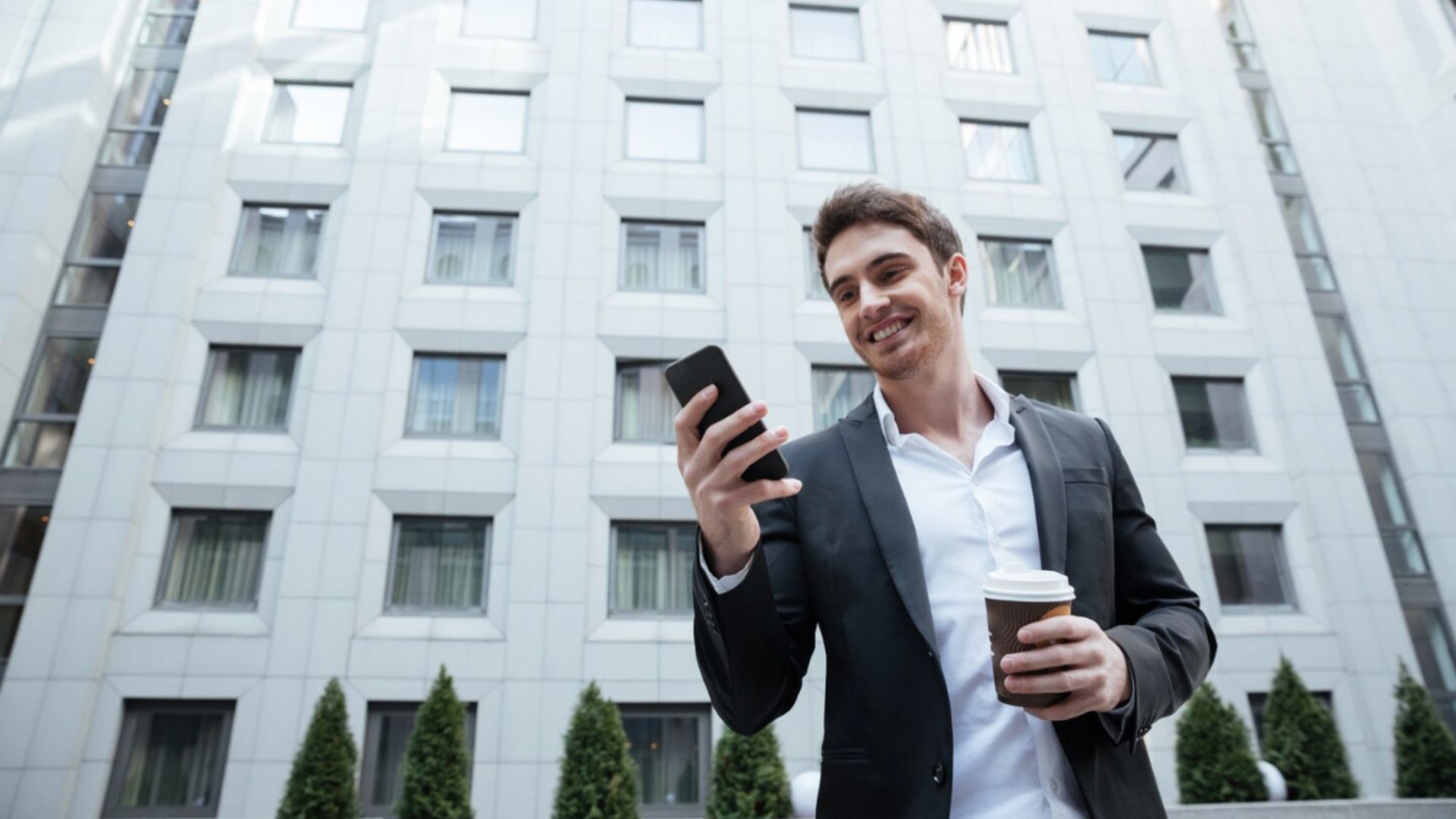 Follow-up que converte: como manter proprietários aquecidos com elegância