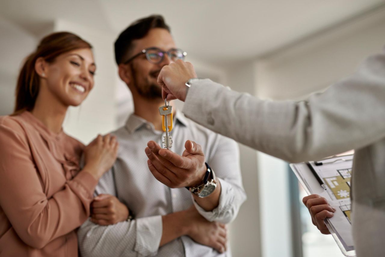 Investimento imobiliário: como ajudar clientes a identificar as melhores oportunidades em 2025